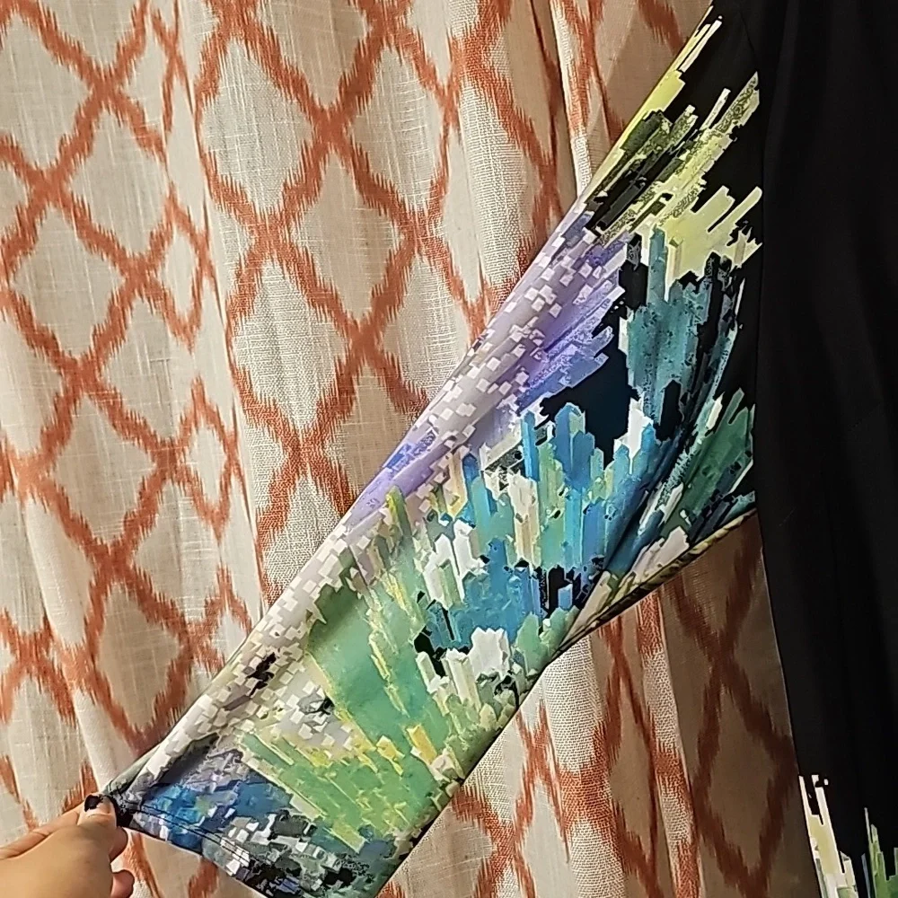 Women's Dress - Picture 3 of 7